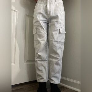 Universal Thread white cargo pants